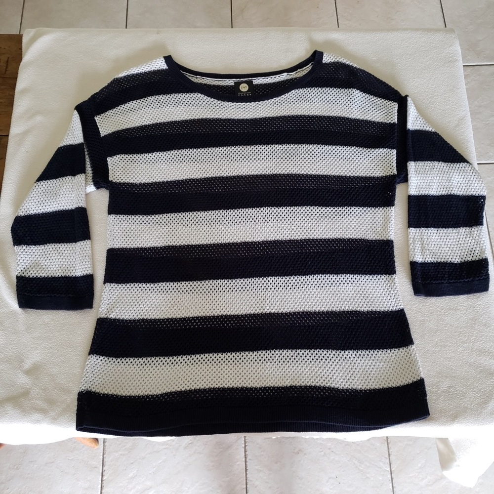 Womens Jones New York knit sweater